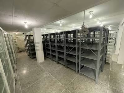 LOCAL COMERCIAL EN VENTA EN PUERTO LA CRUZ AV BOLIVAR - 4