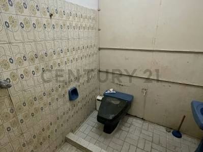 LOCAL COMERCIAL EN VENTA EN PUERTO LA CRUZ AV BOLIVAR - 7