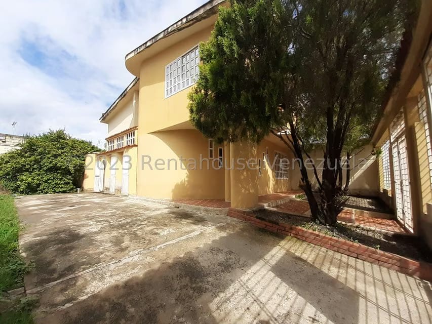 Casa (Duplex) en Venta en Corinsa, Aragua - 2