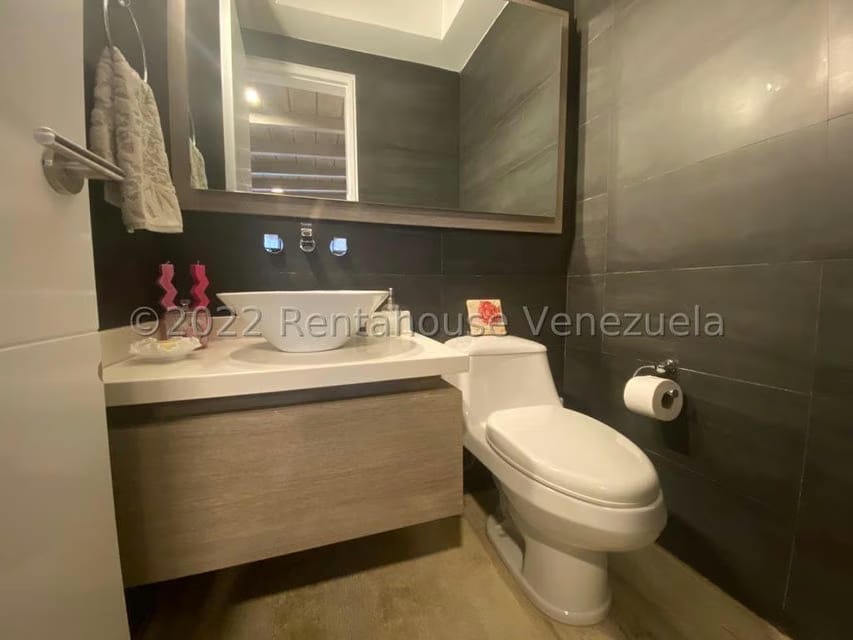 Casa (Duplex) en Venta en Santa Eduvigis, Distrito Metropolitano - 11