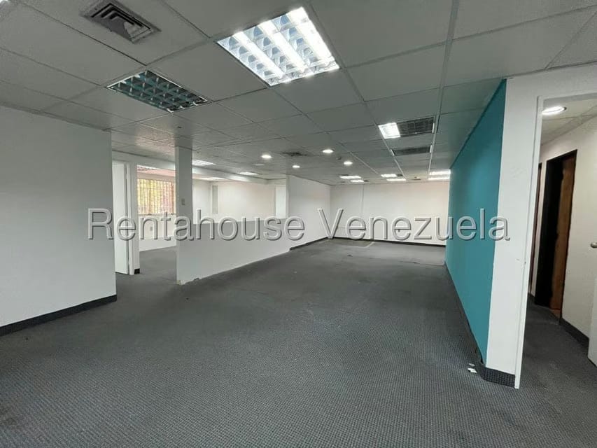 Comercial (Local Comercial) en Alquiler en El Rosal, Distrito Metropolitano - 2