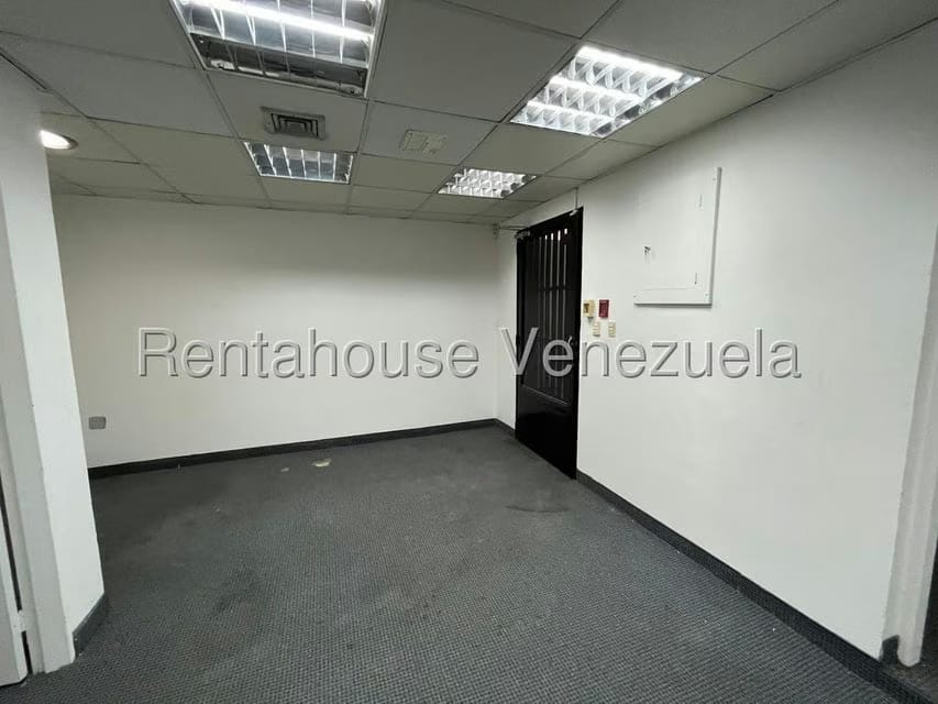 Comercial (Local Comercial) en Alquiler en El Rosal, Distrito Metropolitano - 13