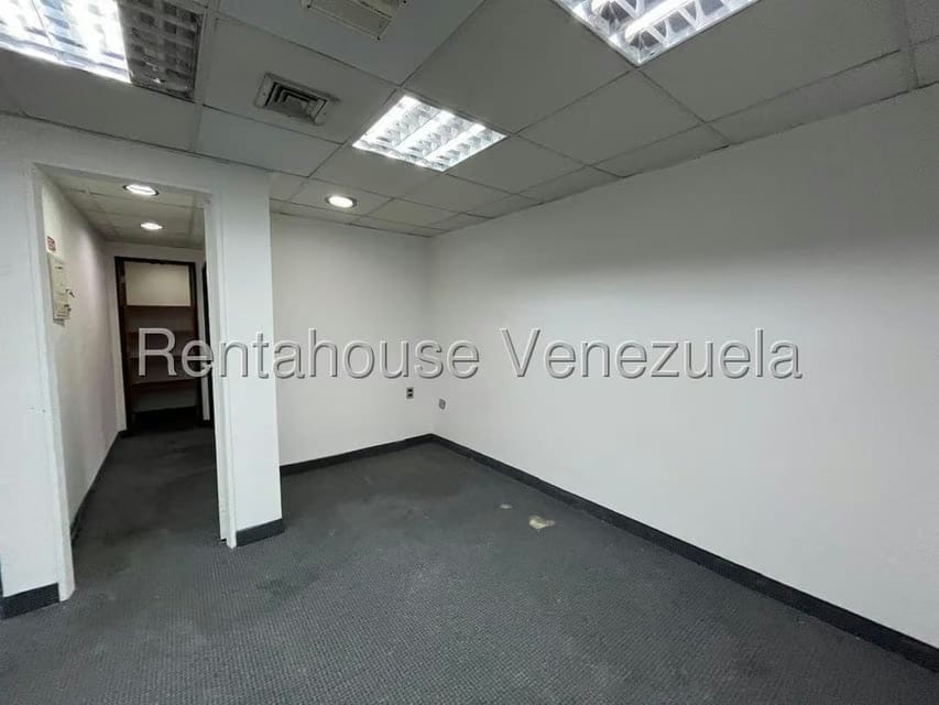 Comercial (Local Comercial) en Alquiler en El Rosal, Distrito Metropolitano - 14