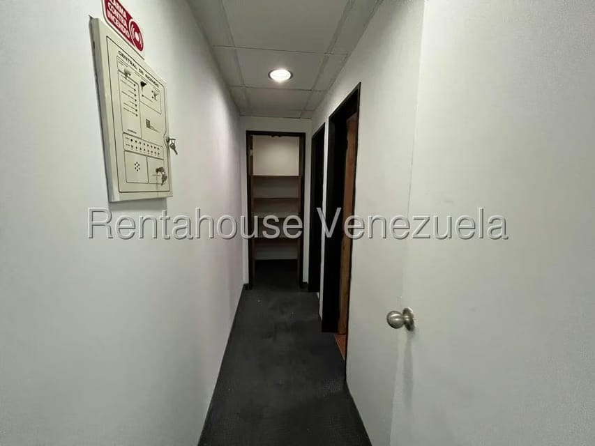 Comercial (Local Comercial) en Alquiler en El Rosal, Distrito Metropolitano - 15