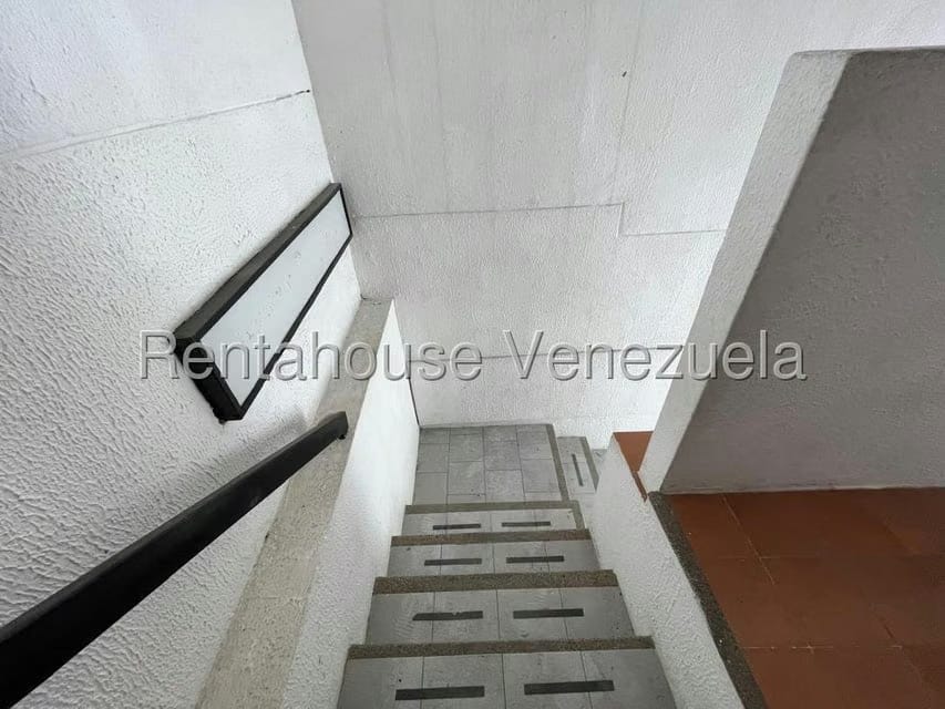Comercial (Local Comercial) en Alquiler en El Rosal, Distrito Metropolitano - 18