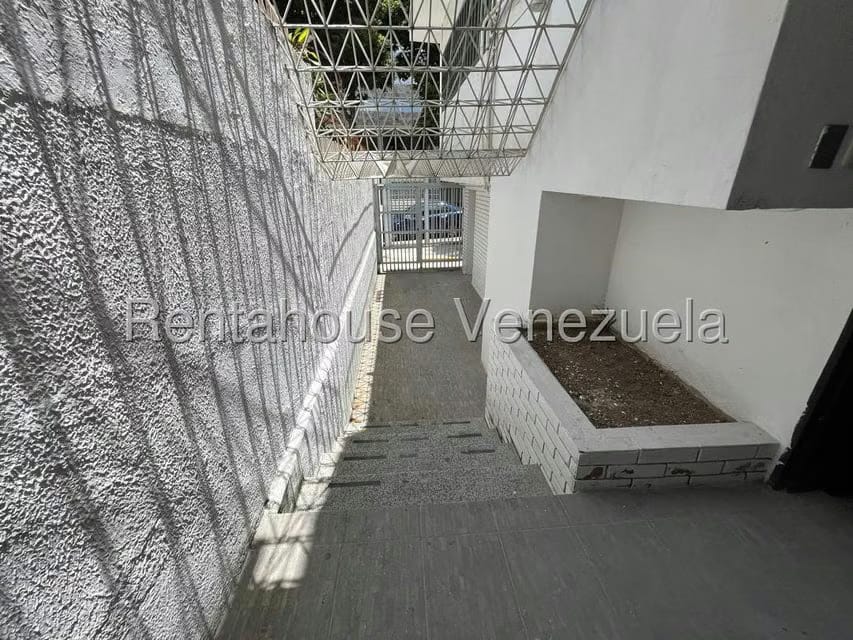Comercial (Local Comercial) en Alquiler en El Rosal, Distrito Metropolitano - 20