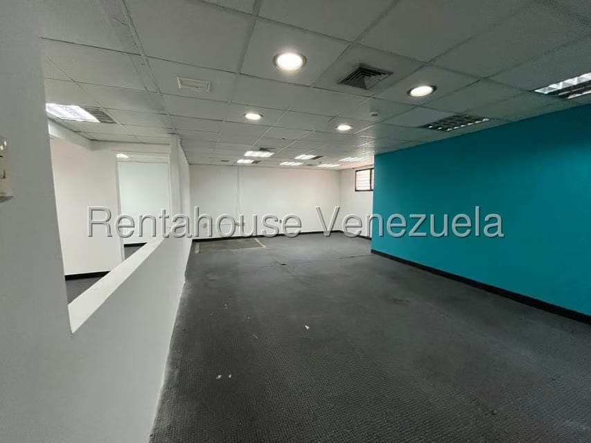 Comercial (Local Comercial) en Alquiler en El Rosal, Distrito Metropolitano - 3