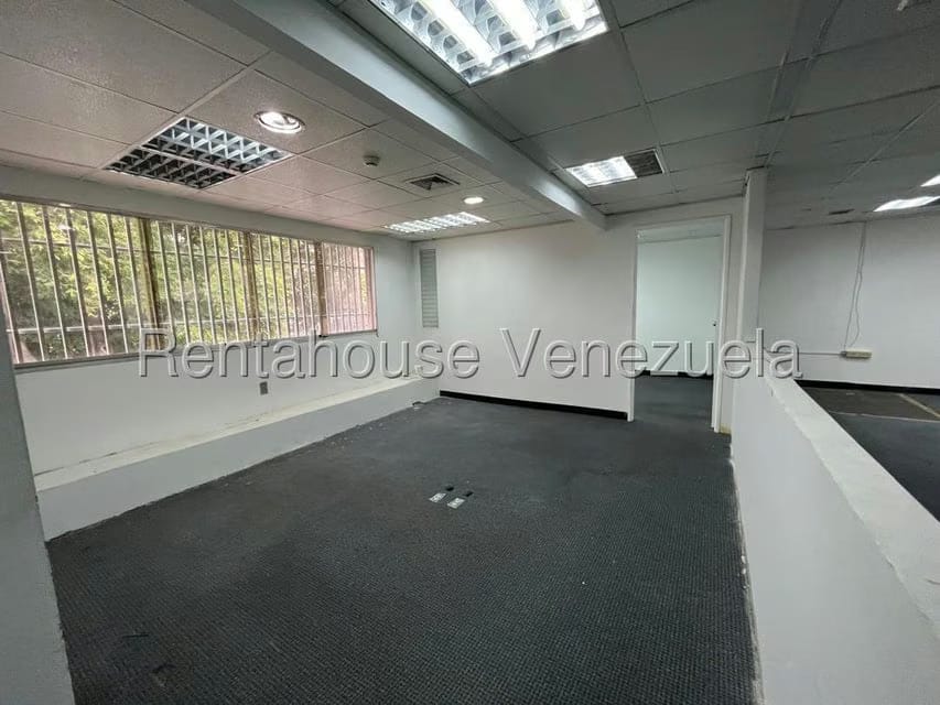 Comercial (Local Comercial) en Alquiler en El Rosal, Distrito Metropolitano - 4