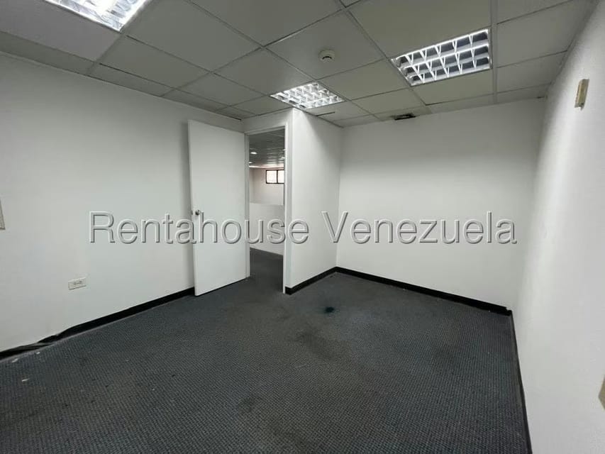 Comercial (Local Comercial) en Alquiler en El Rosal, Distrito Metropolitano - 6