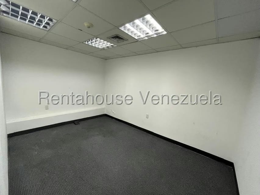Comercial (Local Comercial) en Alquiler en El Rosal, Distrito Metropolitano - 8
