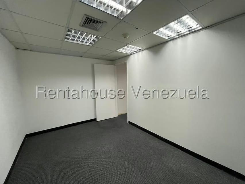 Comercial (Local Comercial) en Alquiler en El Rosal, Distrito Metropolitano - 9