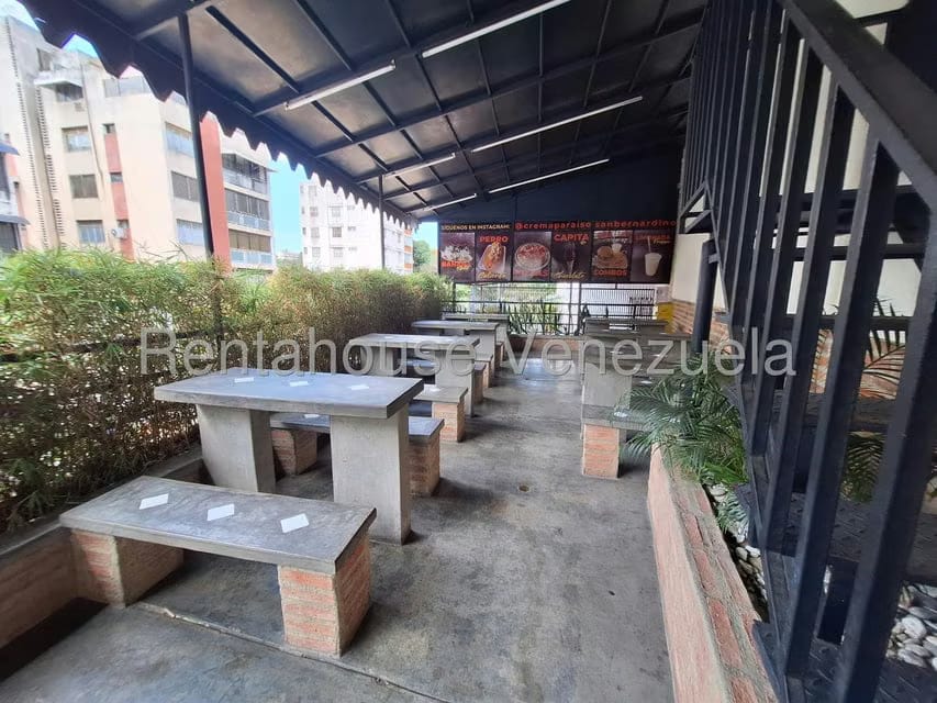 Casa (Duplex) en Venta en San Bernardino, Distrito Metropolitano - 2