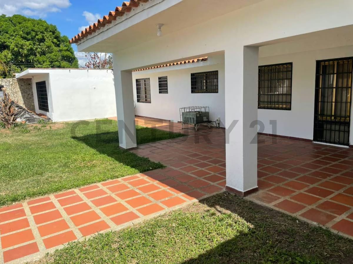 amplia y moderna casa , con acabados de lujo y excelentes ampliaciones - 2