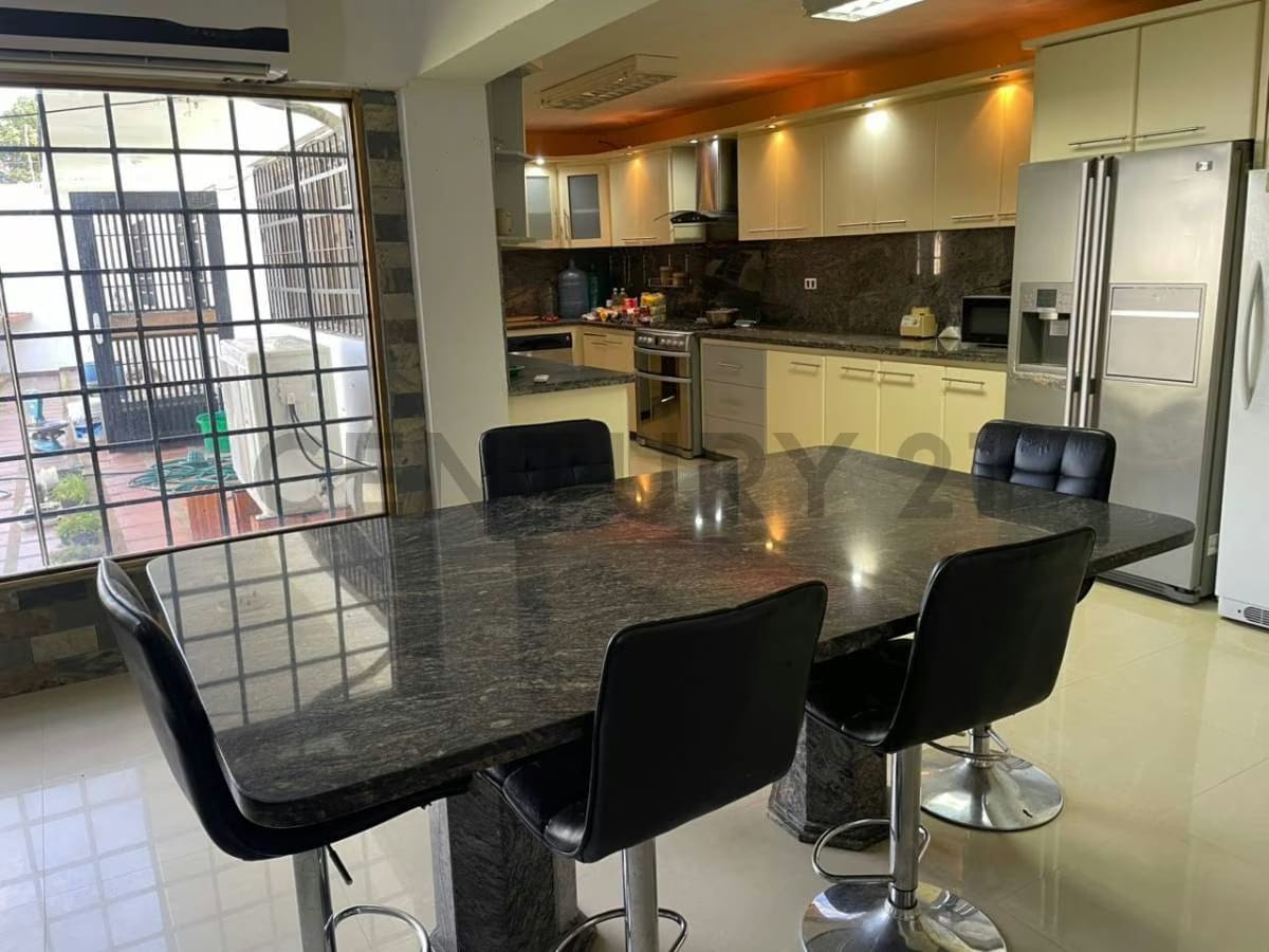amplia y moderna casa , con acabados de lujo y excelentes ampliaciones - 3