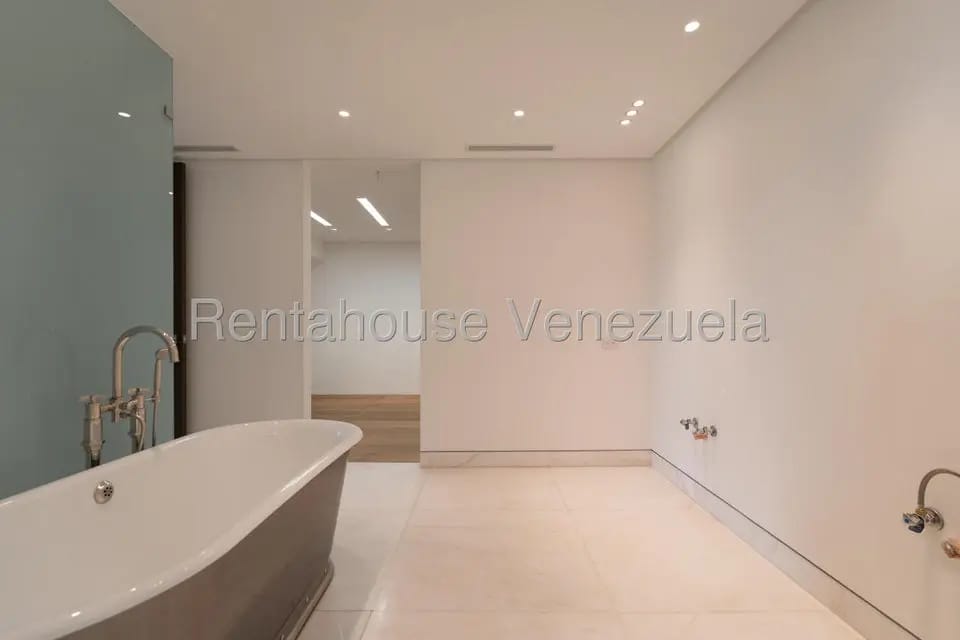 Apartamento (1 Nivel) en Venta en Campo Alegre, Distrito Metropolitano - 40