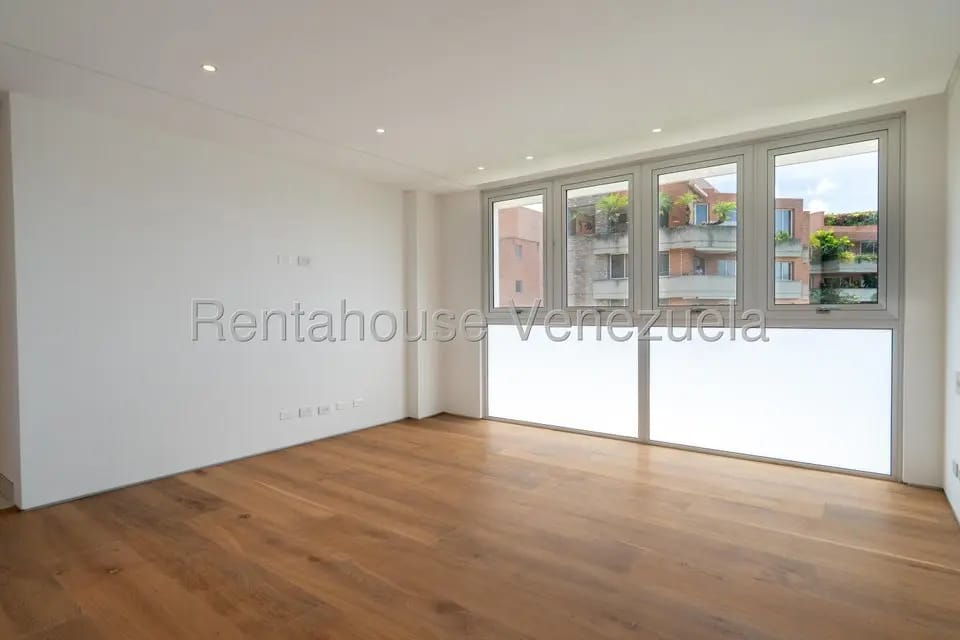 Apartamento (1 Nivel) en Venta en Campo Alegre, Distrito Metropolitano - 50