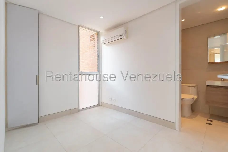 Apartamento (1 Nivel) en Venta en Campo Alegre, Distrito Metropolitano - 56