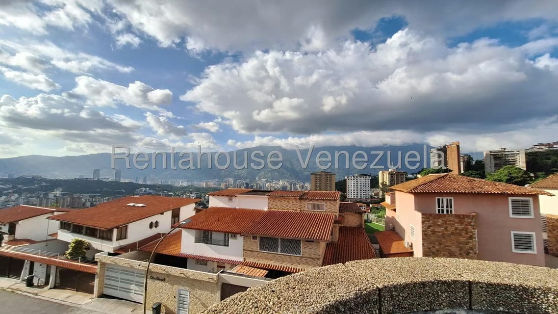 Casa (Multipes Niveles) en Venta en Colinas de Santa Monica, Distrito Metropolitano - 13