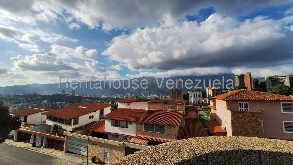 Casa (Multipes Niveles) en Venta en Colinas de Santa Monica, Distrito Metropolitano - 14