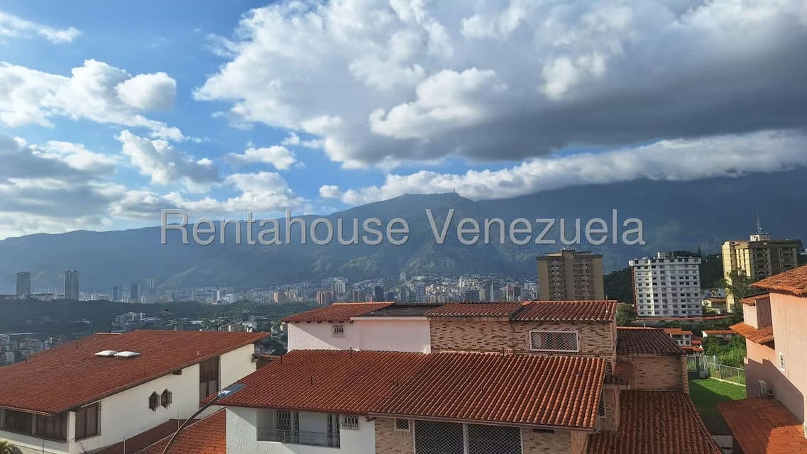 Casa (Multipes Niveles) en Venta en Colinas de Santa Monica, Distrito Metropolitano - 15