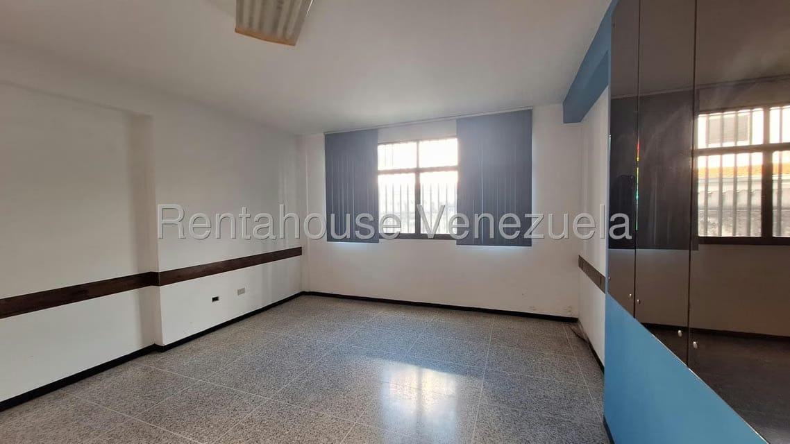 Casa (Multipes Niveles) en Venta en Colinas de Santa Monica, Distrito Metropolitano - 7