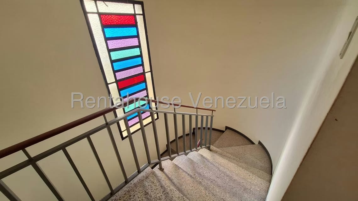 Casa (Multipes Niveles) en Venta en Colinas de Santa Monica, Distrito Metropolitano - 8