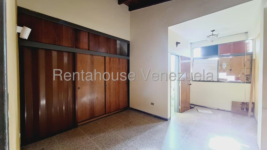Casa (Multipes Niveles) en Venta en Colinas de Santa Monica, Distrito Metropolitano - 9