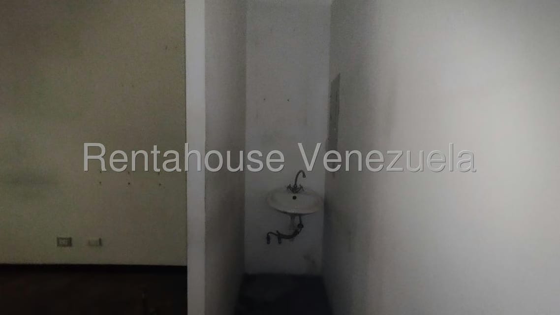 Comercial (Local Comercial) en Alquiler en Colinas de Valle Arriba, Distrito Metropolitano - 11