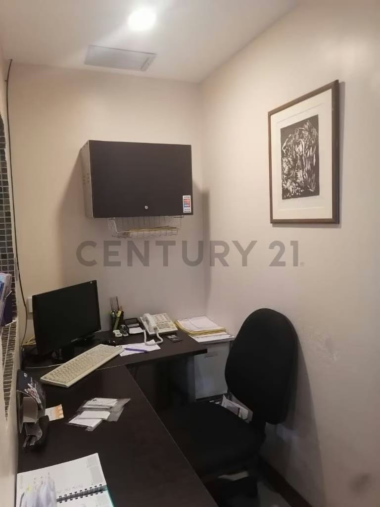 Se Alquila Cómodo Consultorio Médico en Santa Sofía - 12
