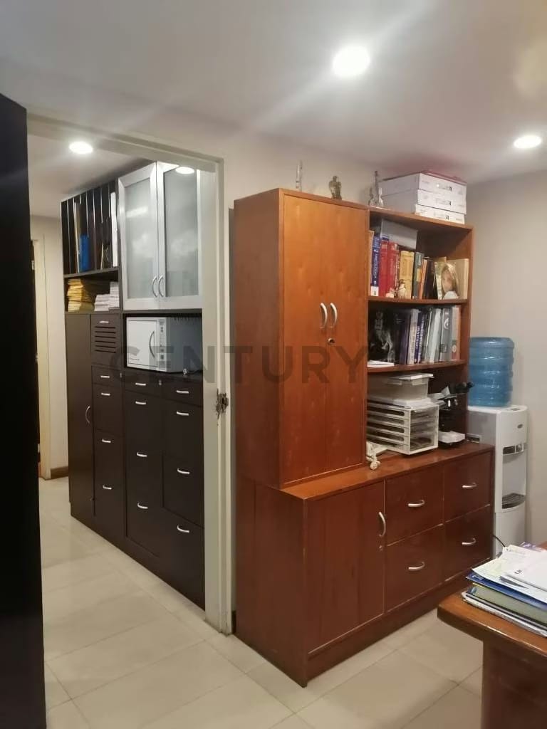 Se Alquila Cómodo Consultorio Médico en Santa Sofía - 6