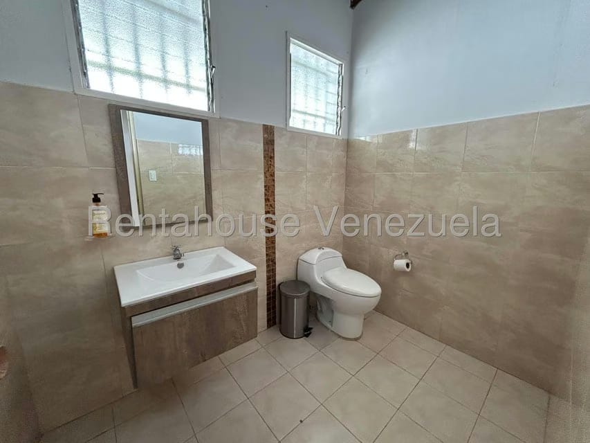 Casa (1 Nivel) en Venta en Los Guayabitos, Distrito Metropolitano - 19