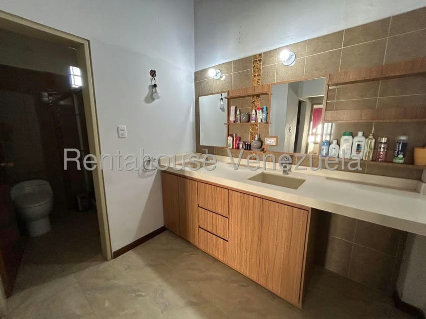 Casa (1 Nivel) en Venta en Los Guayabitos, Distrito Metropolitano - 25