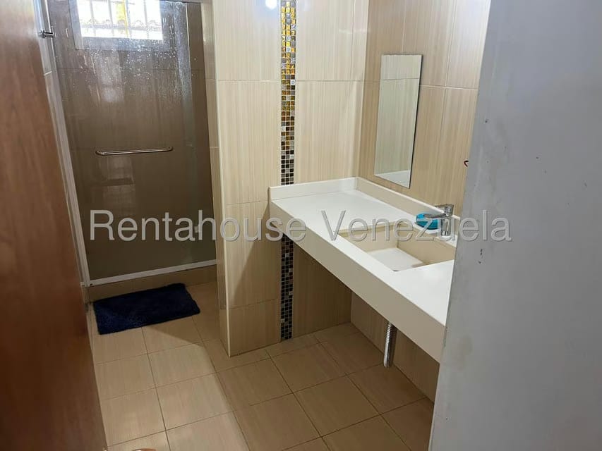 Casa (1 Nivel) en Venta en Los Guayabitos, Distrito Metropolitano - 33