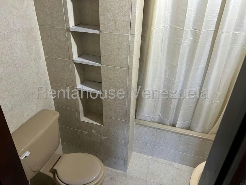 Casa (1 Nivel) en Venta en Los Guayabitos, Distrito Metropolitano - 56