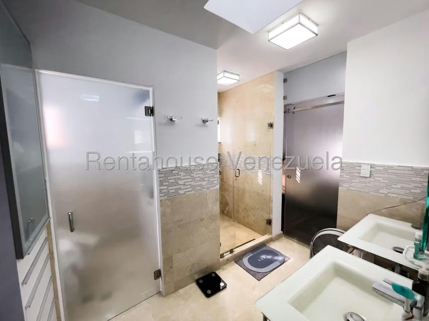 Casa (Duplex) en Venta en Los Samanes, Distrito Metropolitano - 16