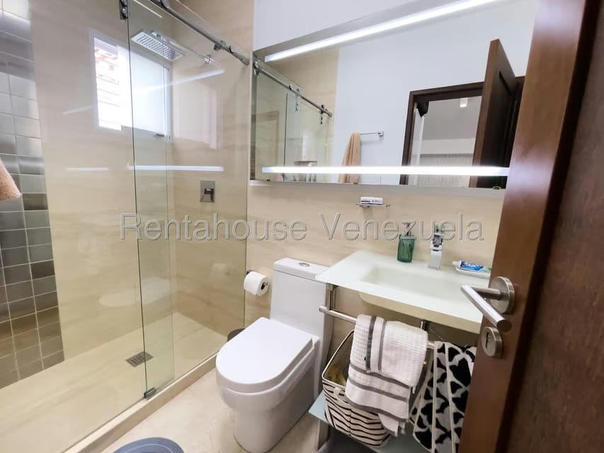 Casa (Duplex) en Venta en Los Samanes, Distrito Metropolitano - 19