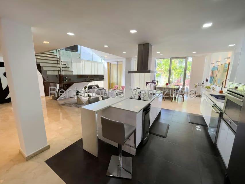 Casa (Duplex) en Venta en Los Samanes, Distrito Metropolitano - 26