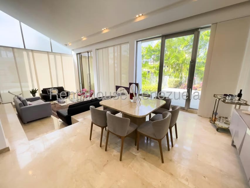 Casa (Duplex) en Venta en Los Samanes, Distrito Metropolitano - 6