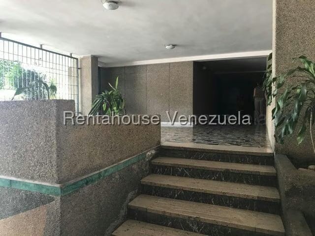 Apartamento (1 Nivel) en Venta en La Florida, Distrito Metropolitano - 2