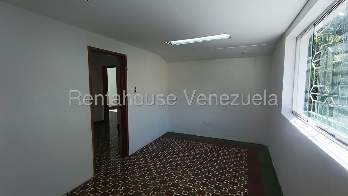 Comercial (Galpon - Deposito) en Alquiler en San Bernardino, Distrito Metropolitano - 18
