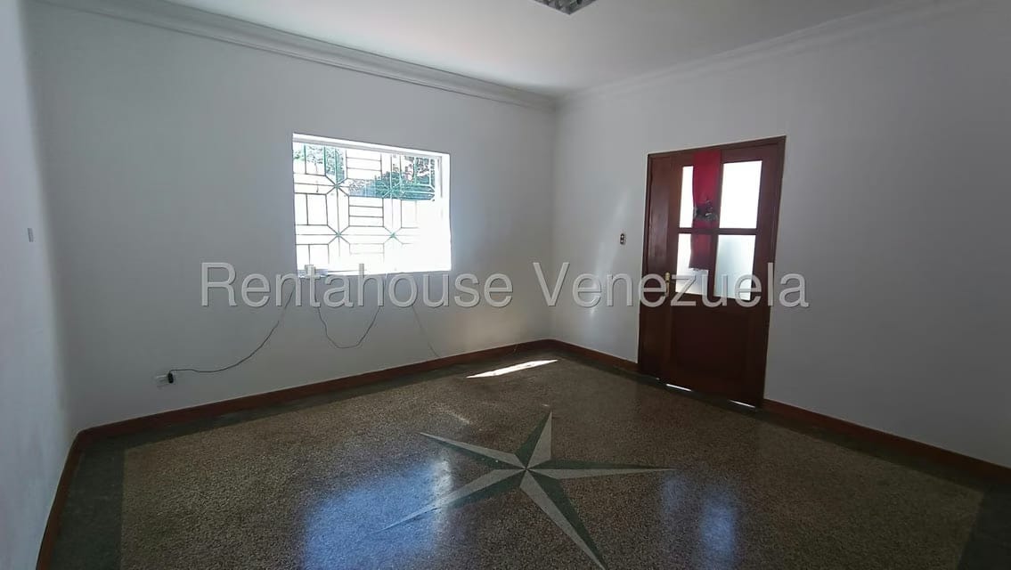 Comercial (Galpon - Deposito) en Alquiler en San Bernardino, Distrito Metropolitano - 4