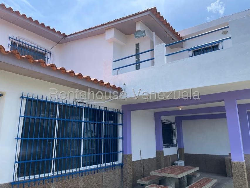 Casa (Duplex) en Venta en Ciudad Balneario Higuerote, Miranda