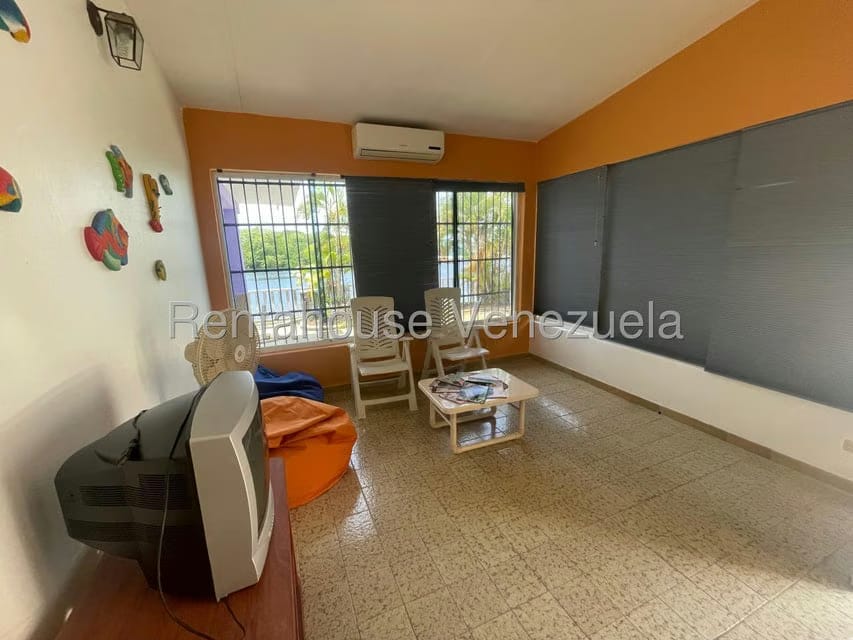 Casa (Duplex) en Venta en Ciudad Balneario Higuerote, Miranda - 5