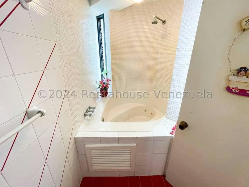 Apartamento (1 Nivel) en Venta en Los Naranjos del Cafetal, Distrito Metropolitano - 38