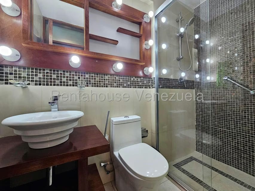 Casa (Multipes Niveles) en Venta en San Bernardino, Distrito Metropolitano - 53