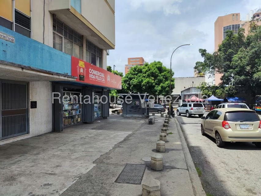 Comercial (Local Comercial) en Venta en La Florida, Distrito Metropolitano - 2