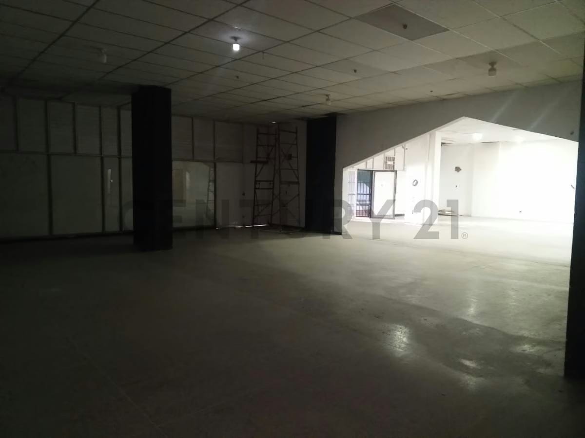 ¡Oportunidad Única! Amplio Local en Edificio Onix, el Corazón de La Victoria." - 3