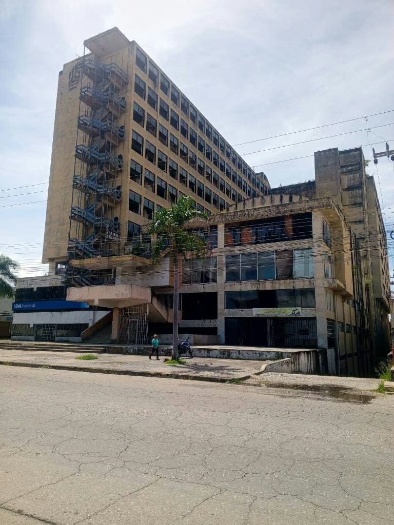 ¡Oportunidad Única! Amplio Local en Edificio Onix, el Corazón de La Victoria." - 5