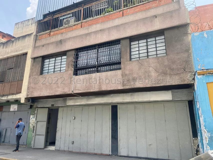 Comercial (Local Comercial) en Venta en Parroquia Santa Teresa, Distrito Metropolitano - 2