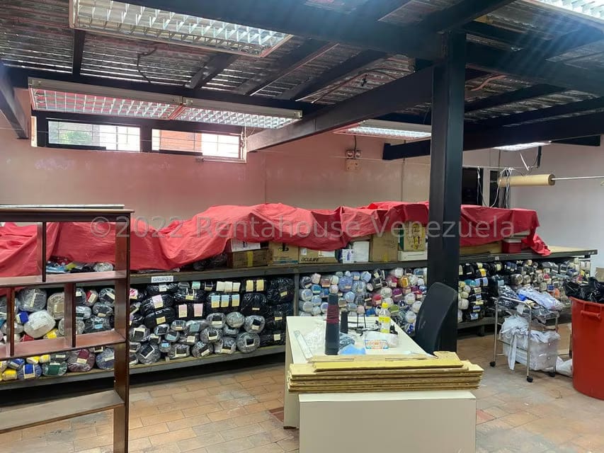 Comercial (Local Comercial) en Venta en Parroquia Santa Teresa, Distrito Metropolitano - 24